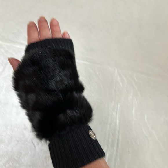 Spyder BEANIE, GLOVE, COWLNECK SCARF - Black - Picture 7 of 15